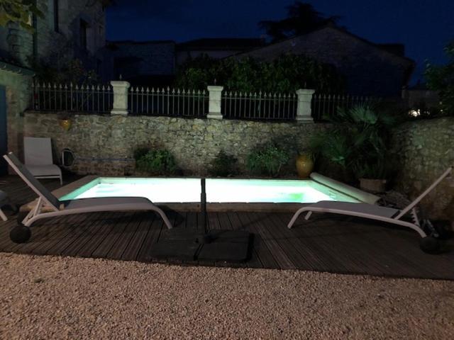 Lussan  Maison De Plain Pied Pour 4 Pers Piscine Lussan מראה חיצוני תמונה